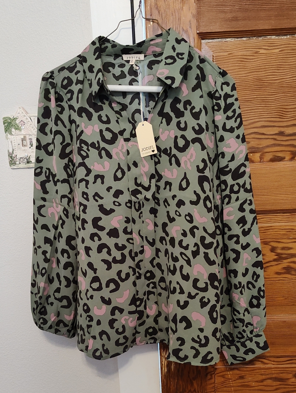 Jodifl Animal Print Shirt Green & Pink Size Medium NWT